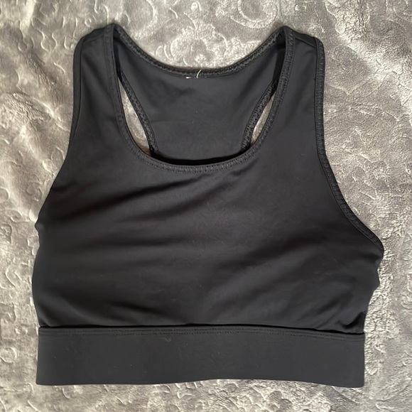 Fabletics - Picture 1 of 2